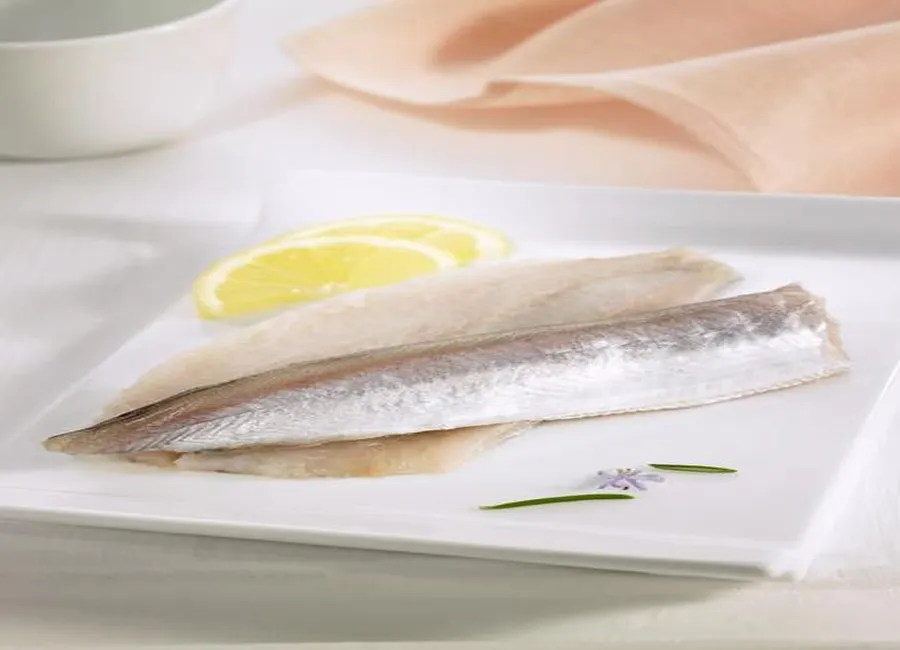 Tortilla au poisson épicé et salsas