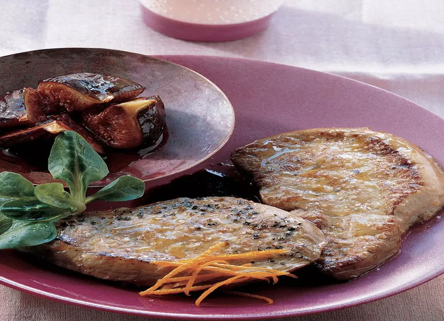 Tournedos de foie gras rôti et salade de figues fraîches