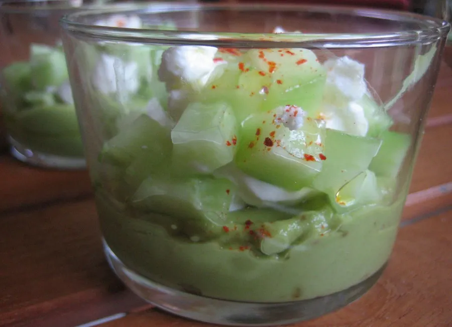 Verrine d'avocat et concombre