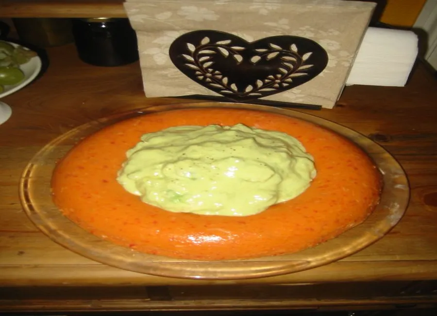 Couronne de saumon et sa salade d'avocats