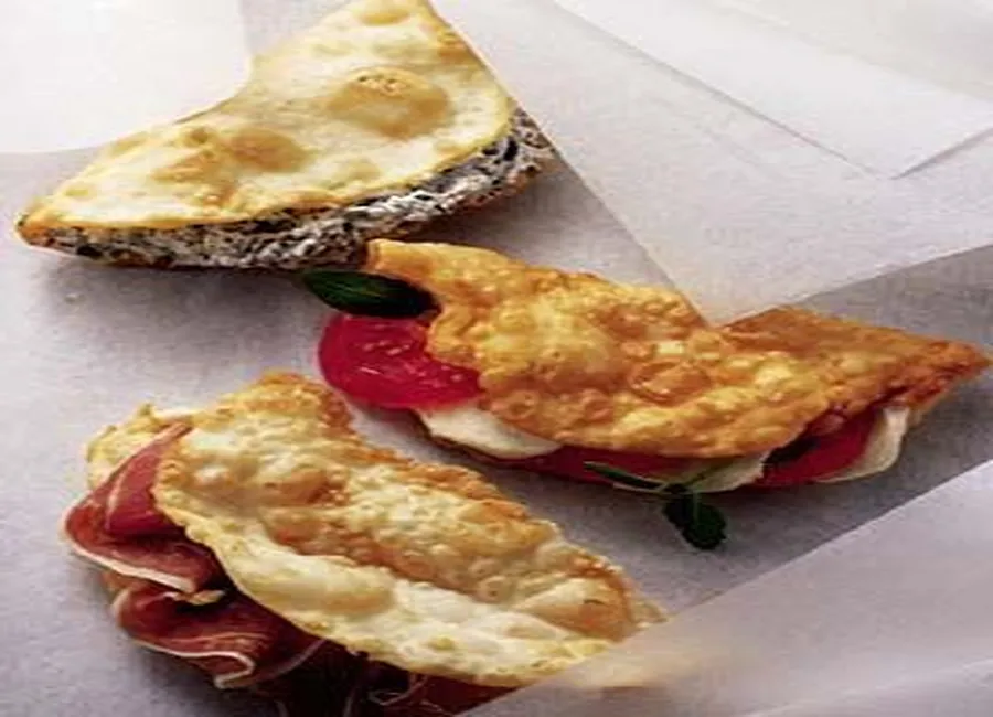 Crispelles (petites pizzas frites)