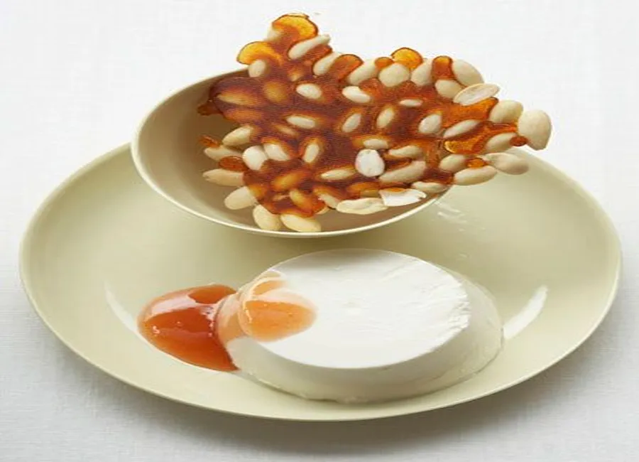 Gelée de coing, amandes et ricotta