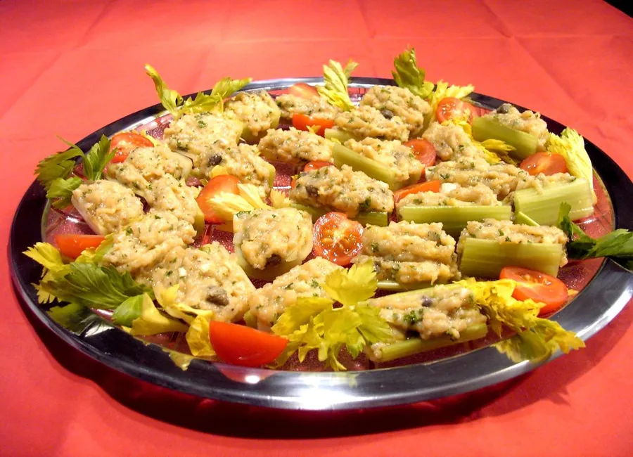 Plateau de céleri vert au tartare de dinde