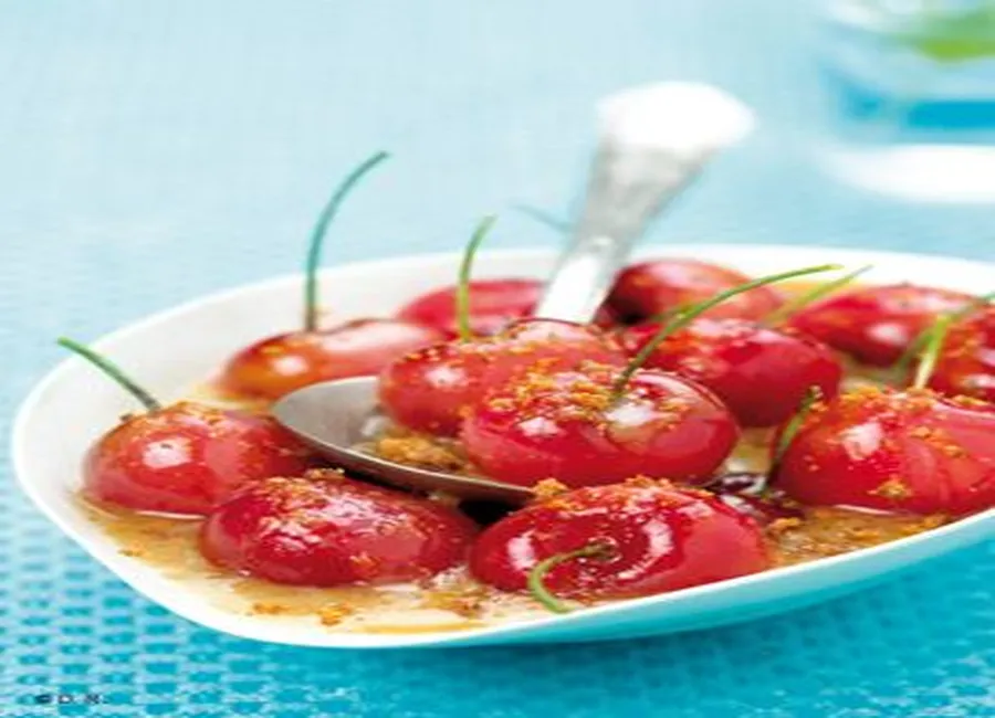 Poêlée de cerises caramélisées au pain d'épices