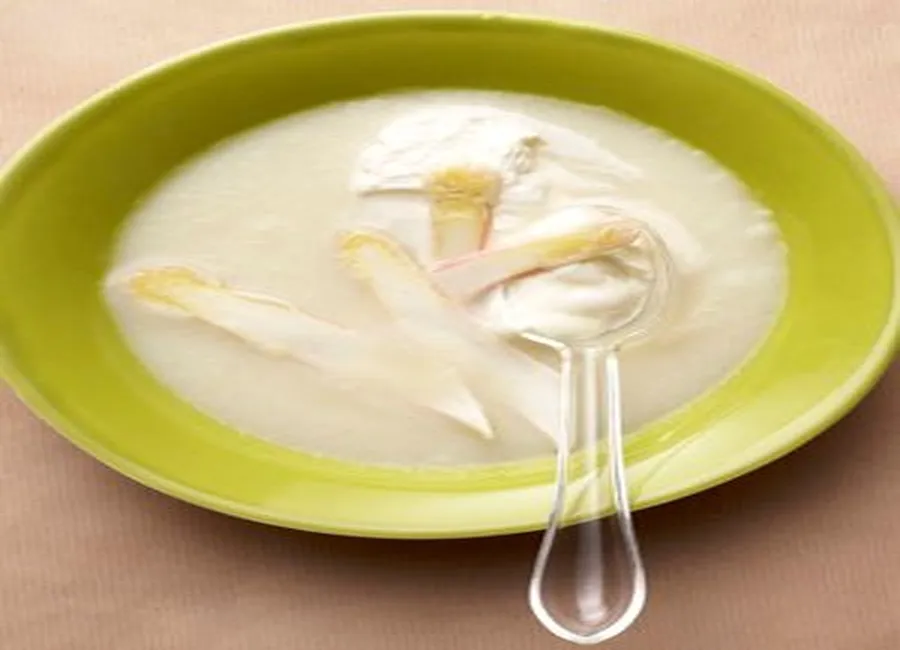 Soupe glacée d'asperges blanches