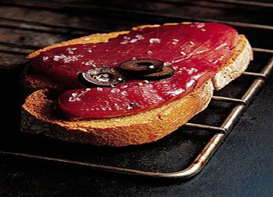 Tartines au thon mariné