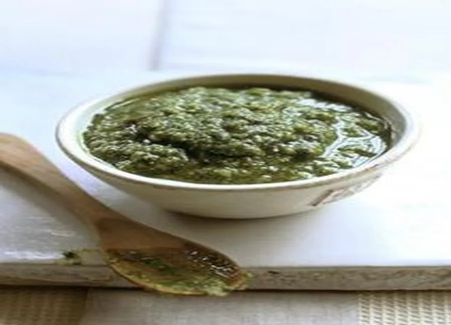 Tartines de pain rôties au pesto