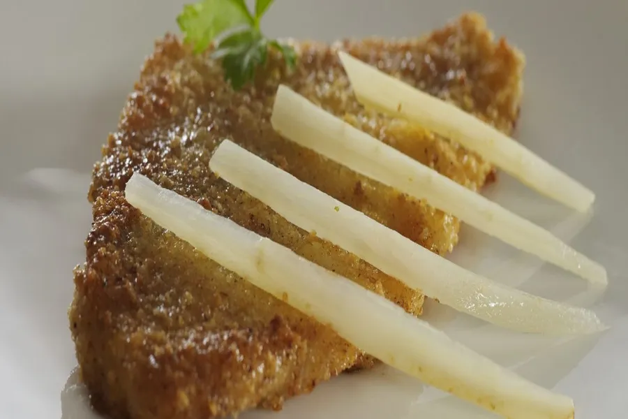 Carrelet pané, spaghettis de salsifis