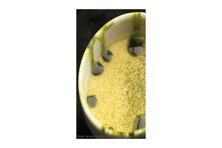 Crème brûlée au brie de meaux et matcha du chef hissa