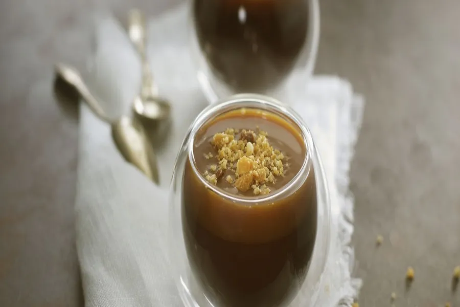 Crème choco-caramel, crumble de petit lu