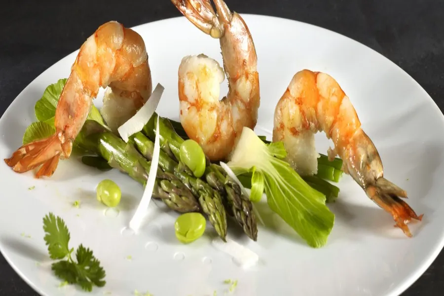 Crevettes au curry vert, lait de coco, pak choï, coriandre