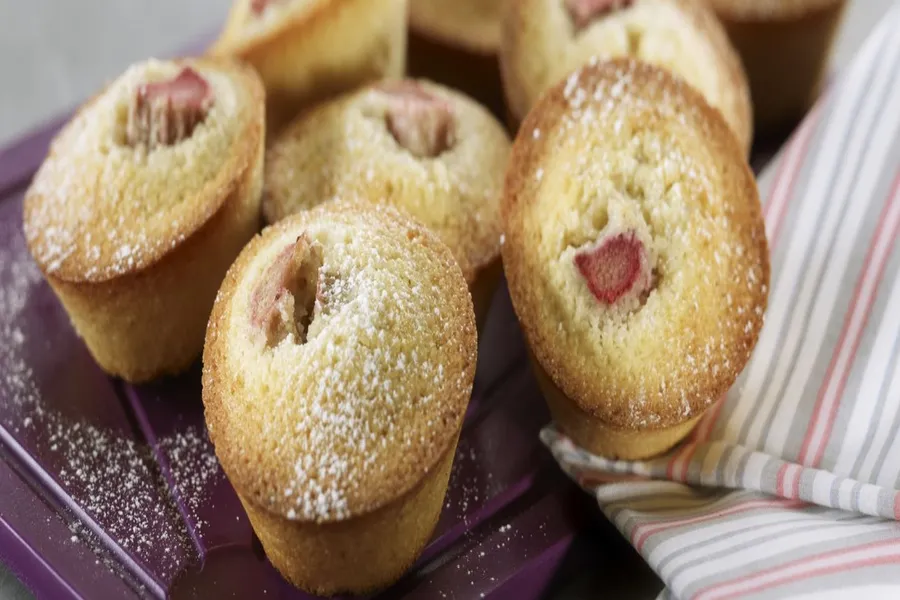 Financiers à la rhubarbe