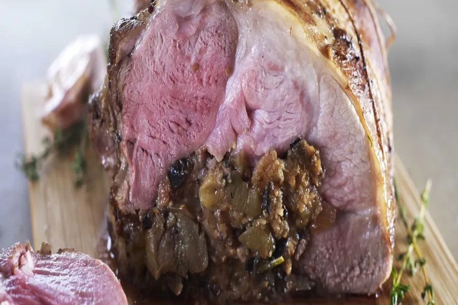 Gigot d'agneau farci