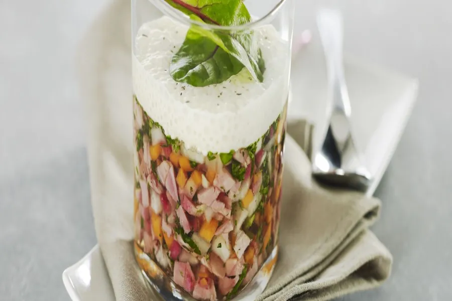 Jarret en gelée fine au viandox, espuma de moutarde