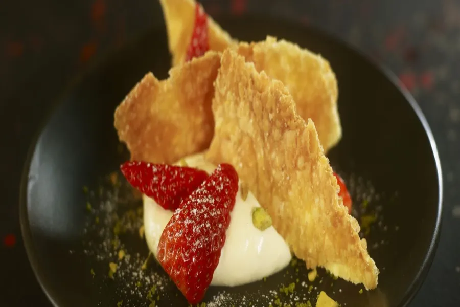 Millefeuille aux fraises d'alsace, crème chiboust à la vanille