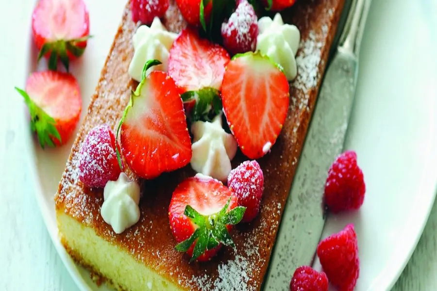 Quatre-quarts aux fruits rouges