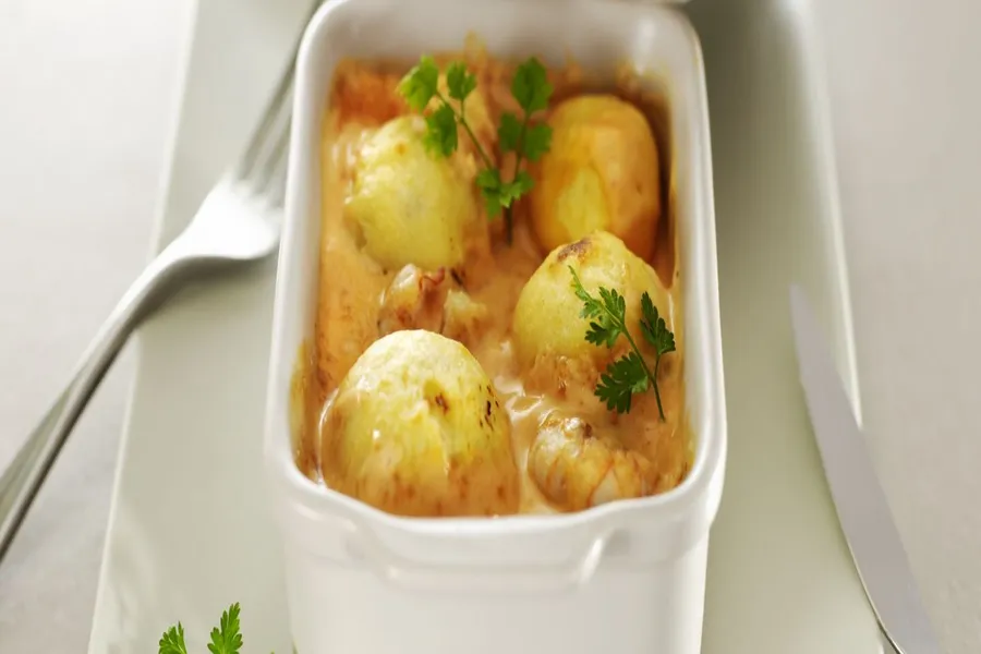 Quenelle de brochet, sauce nantua et écrevisses
