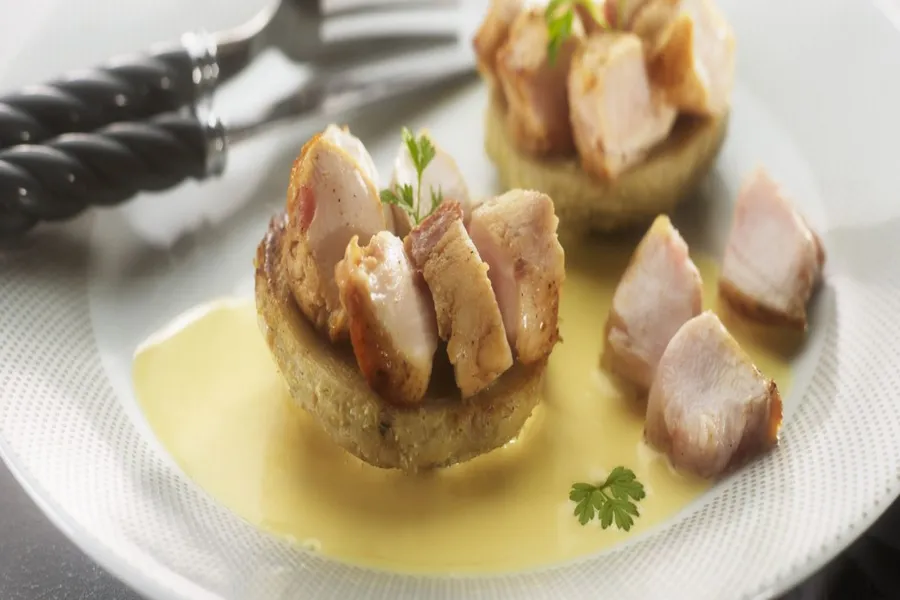 Râble de lapin au savagnin à l'artichaut