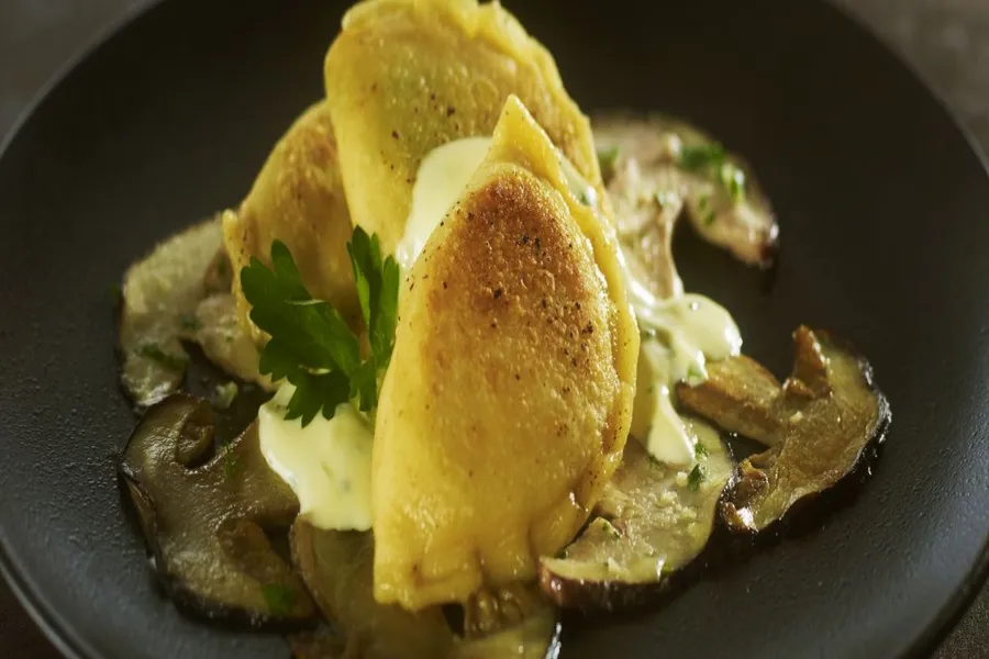 Ravioles à la ricotta et épinard, fricassée de cèpes
