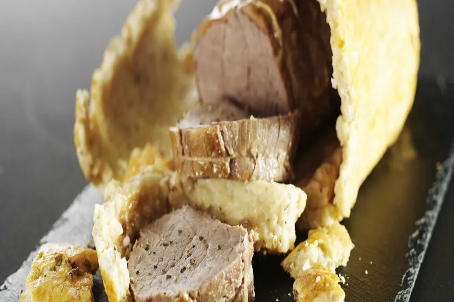 Rôti de bœuf en croûte de sel & d'herbes