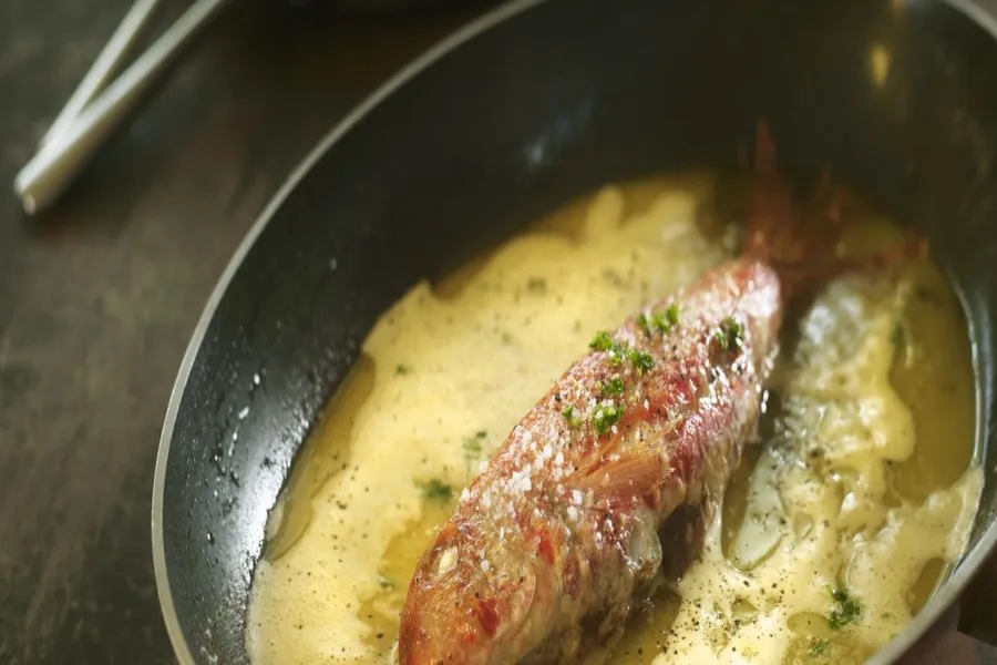 Rouget poêlé au basilic