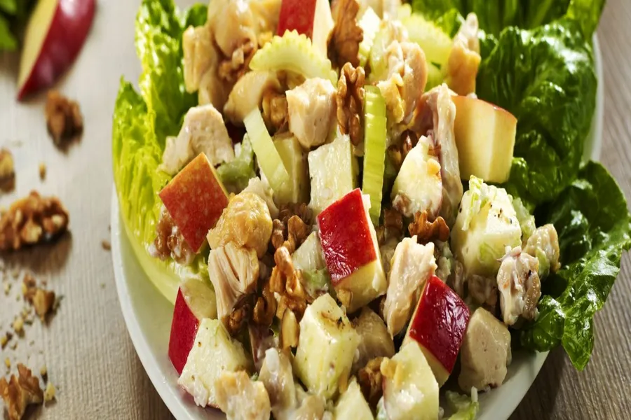 Salade de poulet waldorf