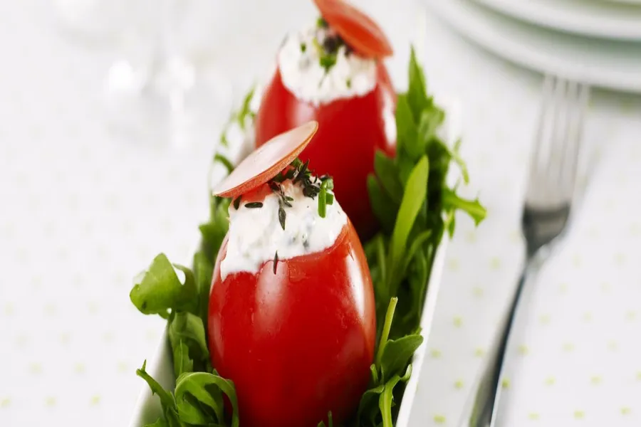 Tomates farcies au chèvre