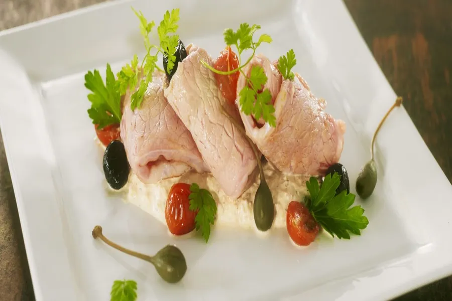 Vitello tonnato, veau froid et sauce au thon
