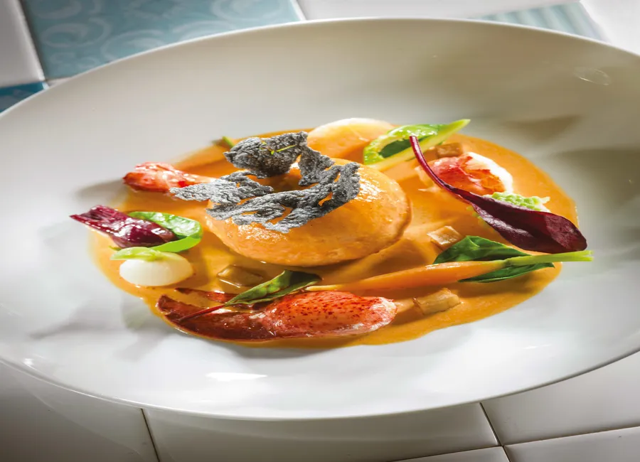 Mousseline de brochet homard & petits légumes