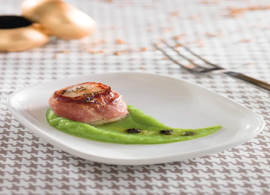 Saint-jacques snackées au jambon ibérique