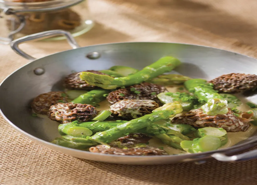 Poêlée de morilles et asperges