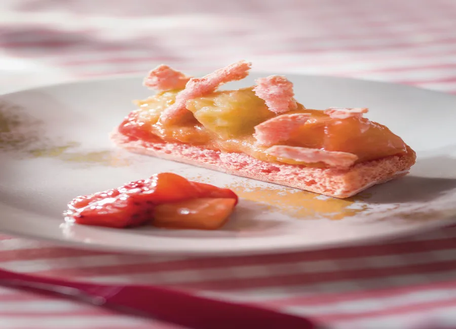 Biscuit rose, rhubarbe & fraises