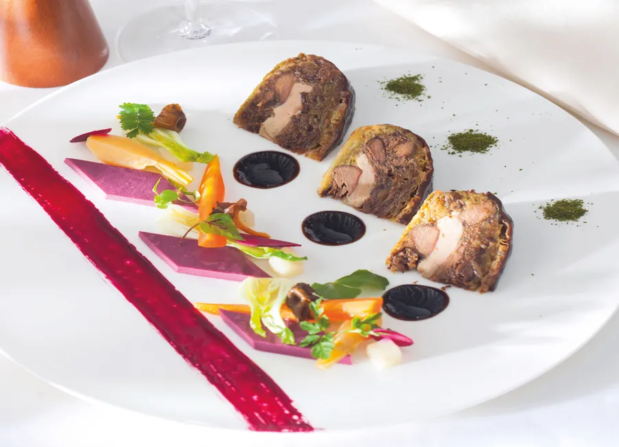 Le chou farci de lièvre de beauce, foie gras