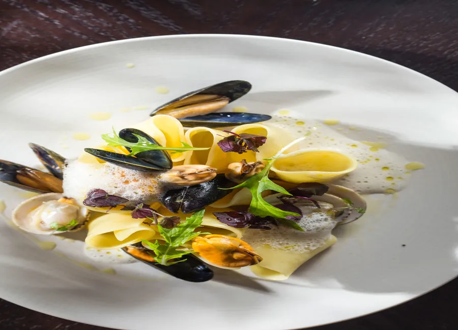 Paccheri di gragnano, coquillages et citronnelle