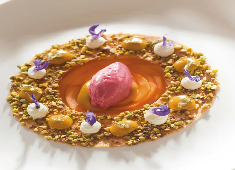 Blanc-manger parfumé aux anis de flavigny, abricots rôtis