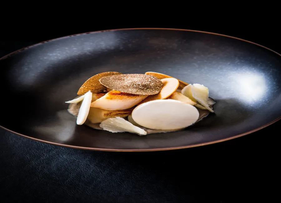 Coquilles saint-jacques poêlées au beurre de truffe de bourgogne