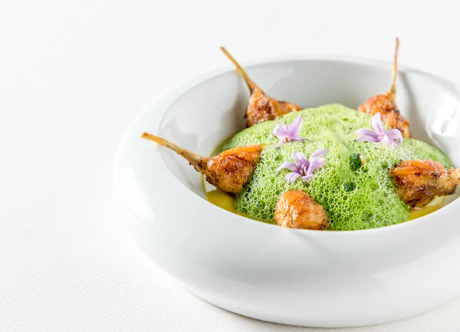 La royale de grenouilles au curry, jambonnettes