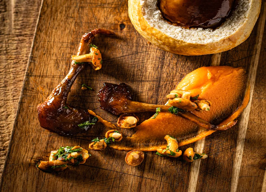 Pigeon en croûte de sel