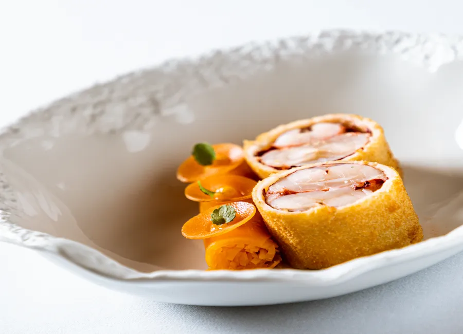 Homards bleu croustillant, carottes et cameline