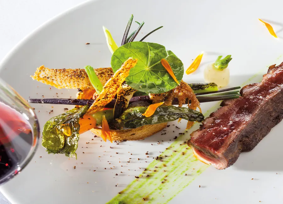 Canard, ail des ours, peau aux epices