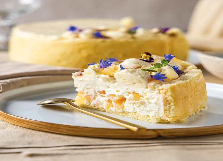 Charlotte au  brillat-savarin, poires et miel