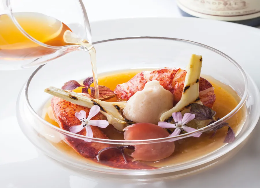 Homard, artichauts, pêche de vigne & verveine