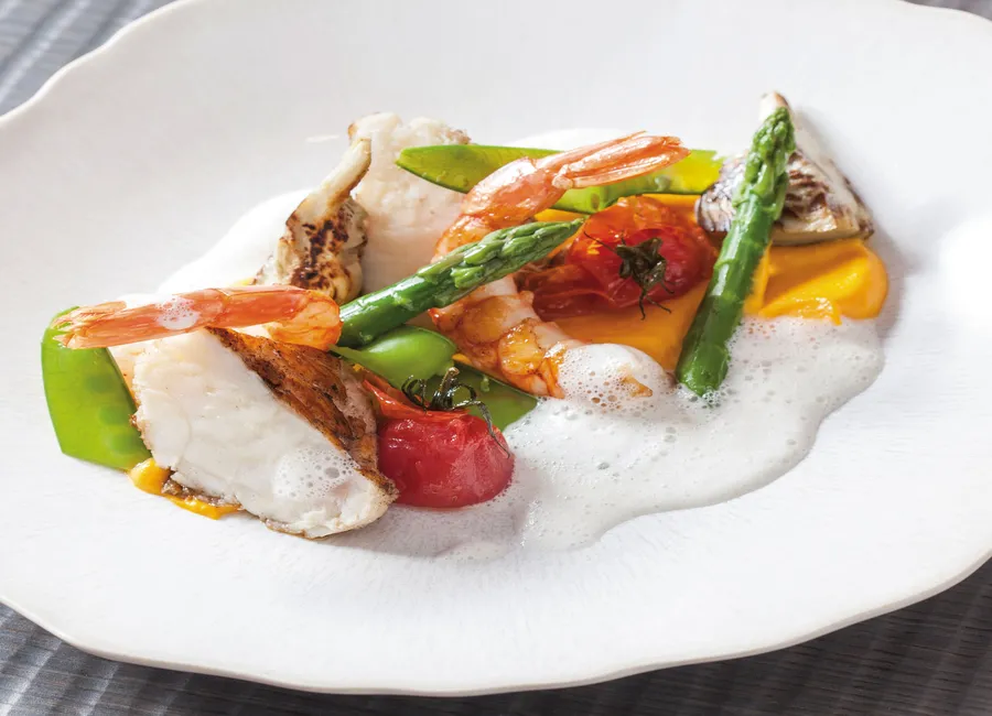 Lotte & gambas rôties, purée de carottes