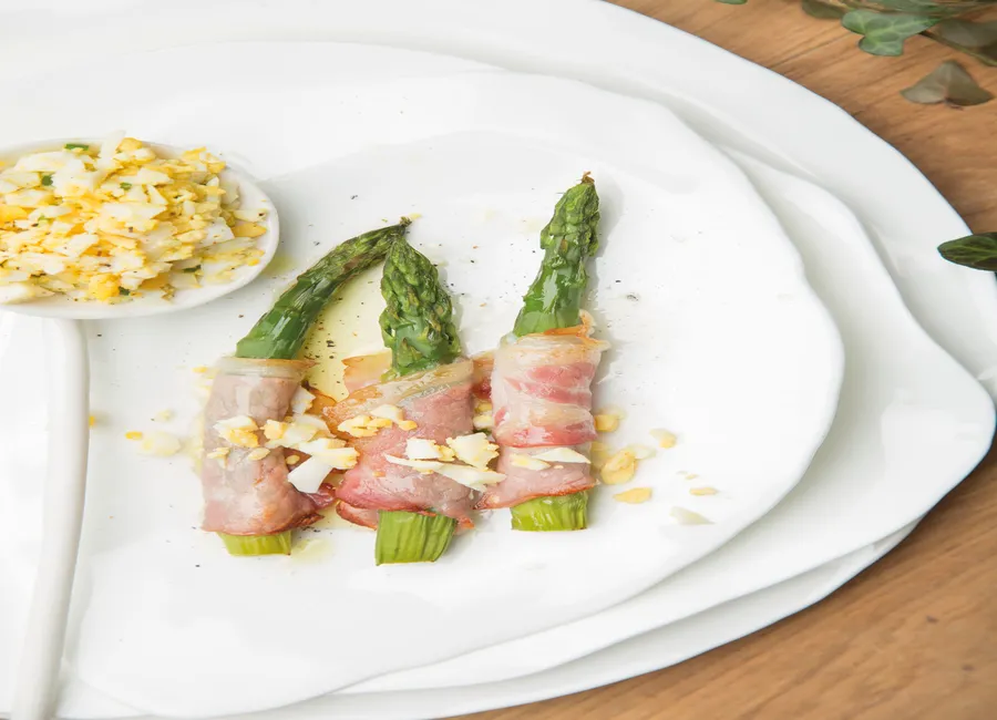 Oeufs mimosa aux asperges vertes