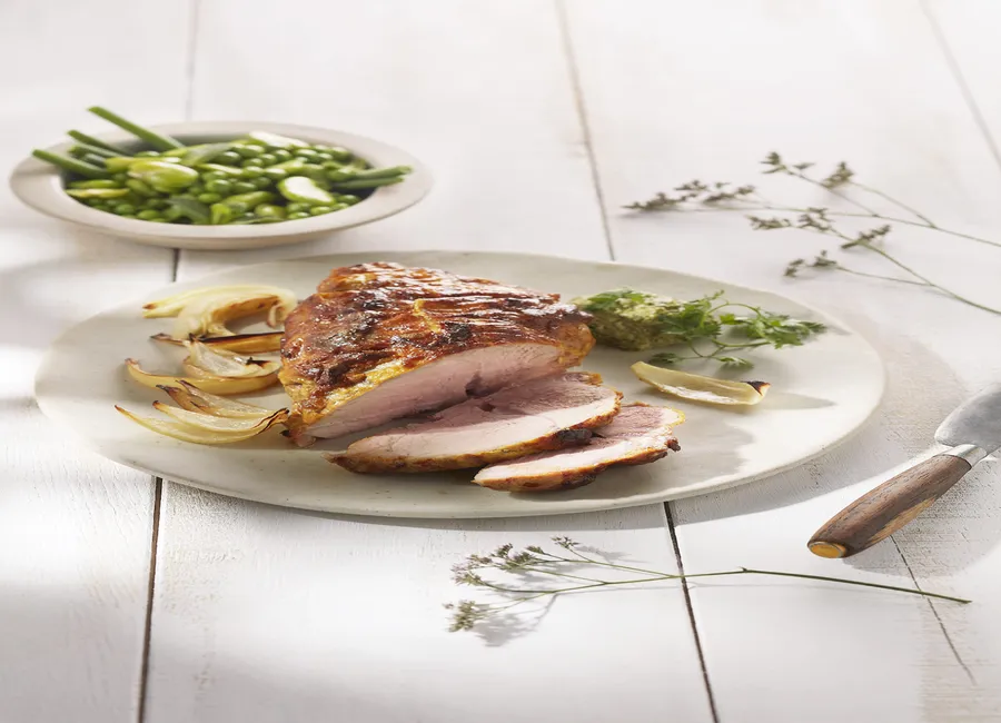 Épaule de veau confite, marinade au yaourt et curry sauvage