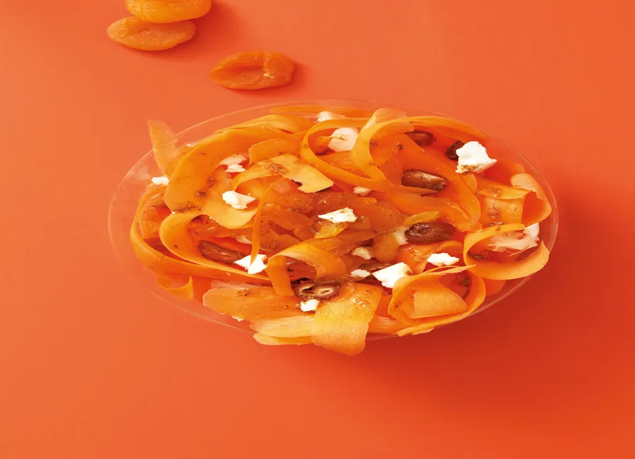 Salade de chou-fleur, carottes et fruits secs