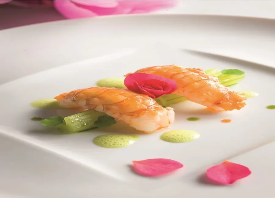 Langoustines vivantes saisies au beurre de crustacé