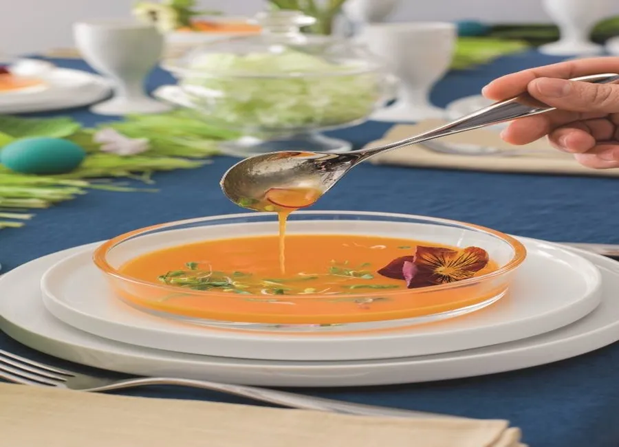 Bouillon de carotte aux langoustines