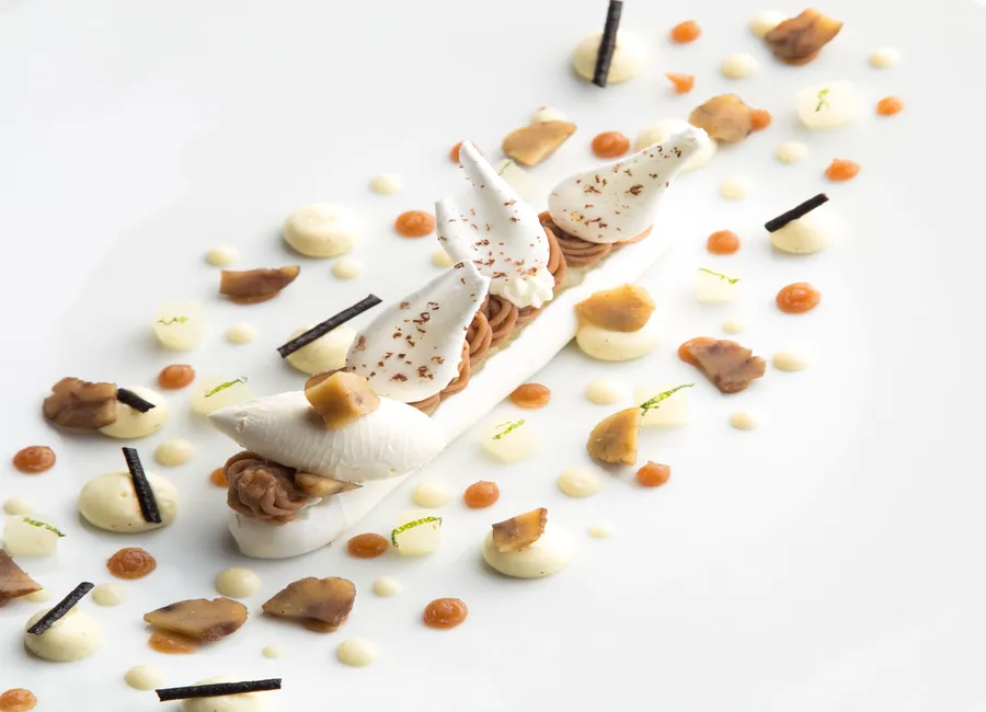 Girolles moules de bouchot et escargots