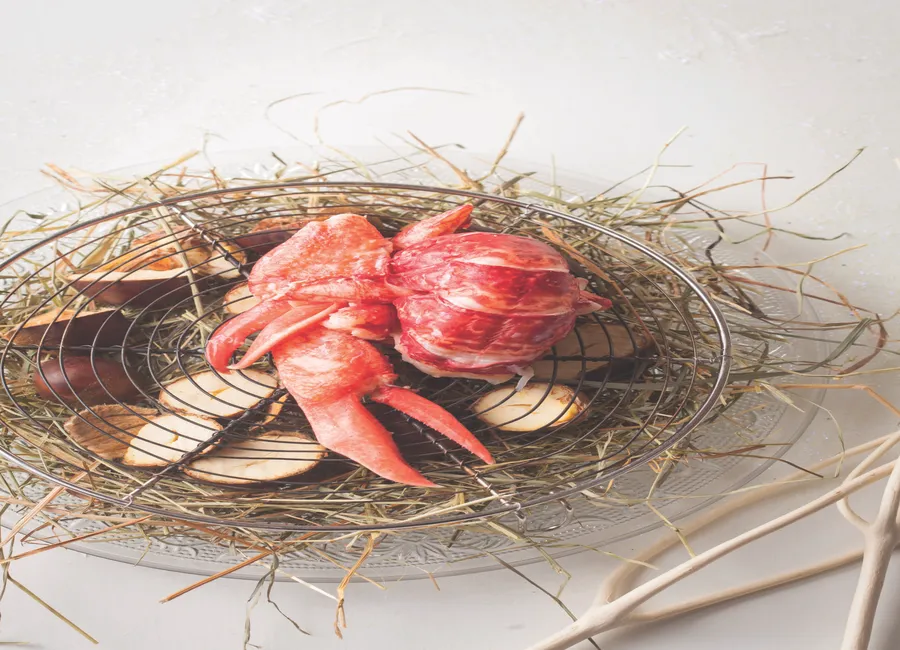 Homard bleu de casiers, caviar d’aubergine fumées